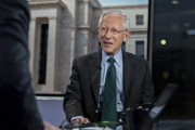 宁津宏观经济学教授兼实践者Stanley Fisher逝世 曾培养全球多位经济决策者