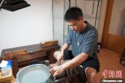 宁津成都“90后”小伙“十年磨一剑”：从爱好者到守艺人 传播中国文化